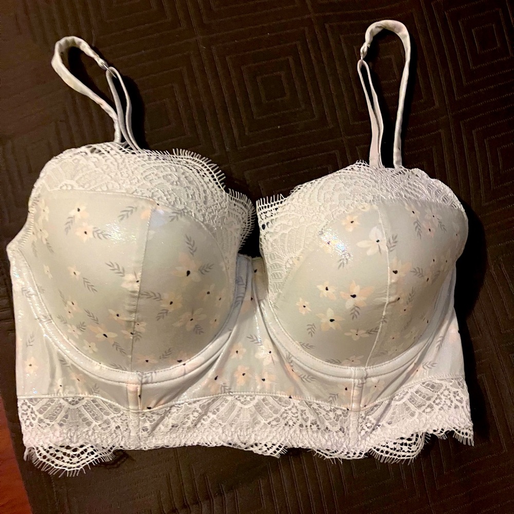 Victoria’s Secrets Dream angels Bra